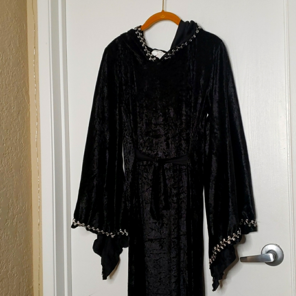 Pyramid collection long black hooded robe